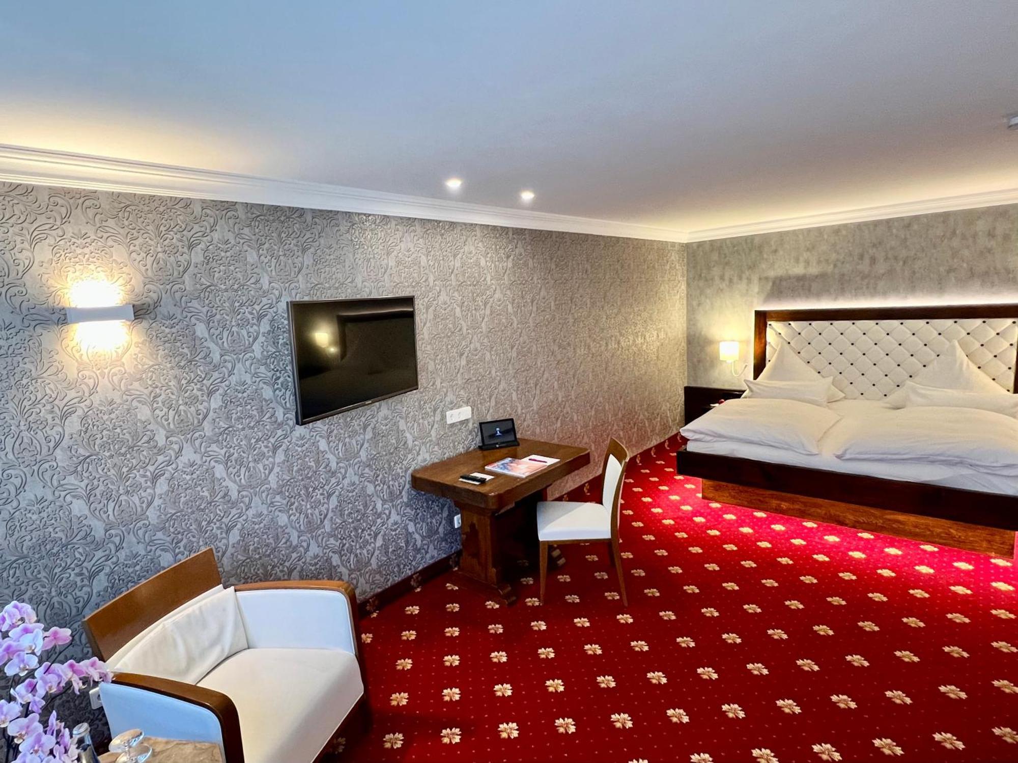Zur Weinsteige Hotel