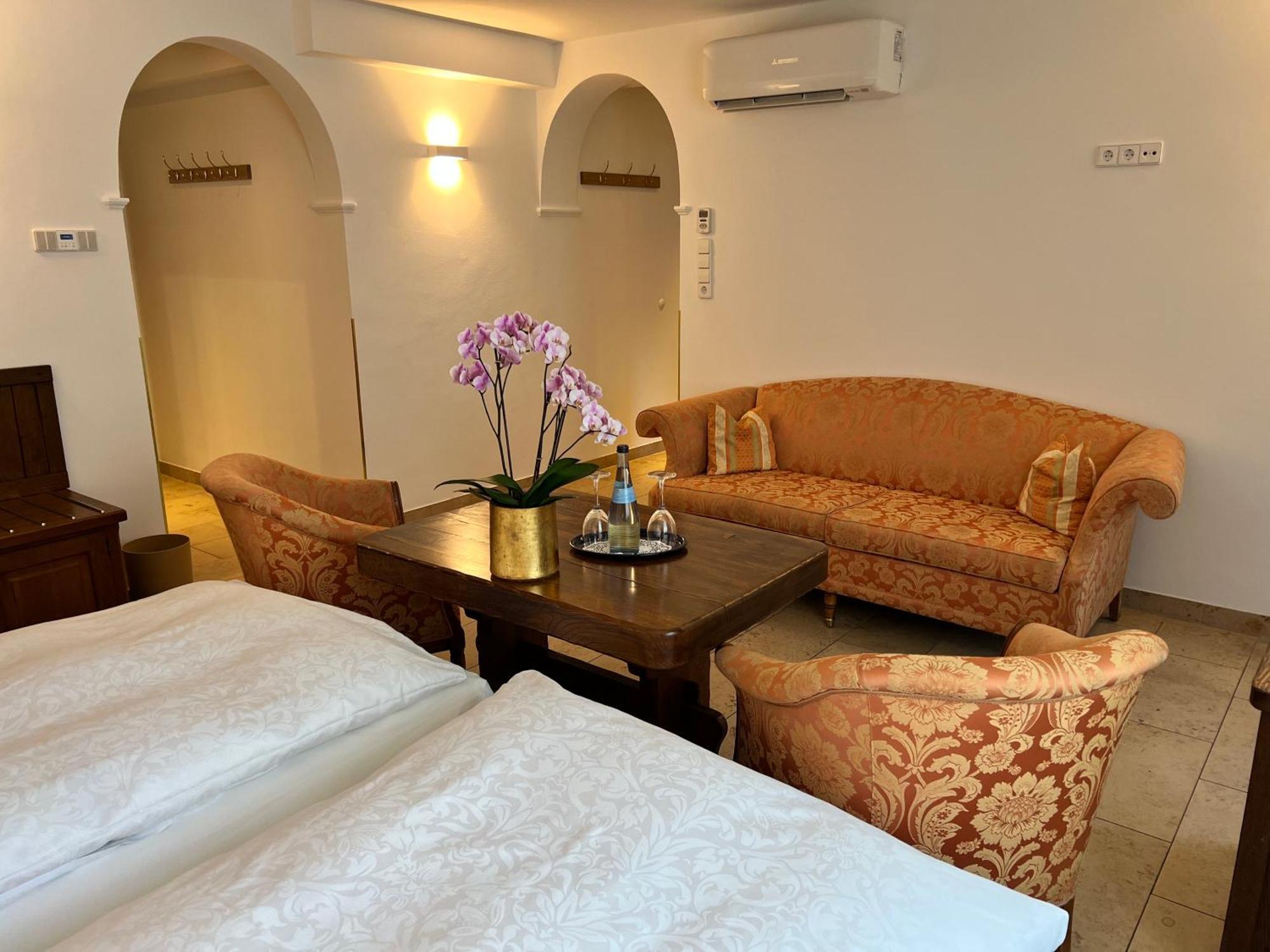 Hotel Zur Weinsteige 4*