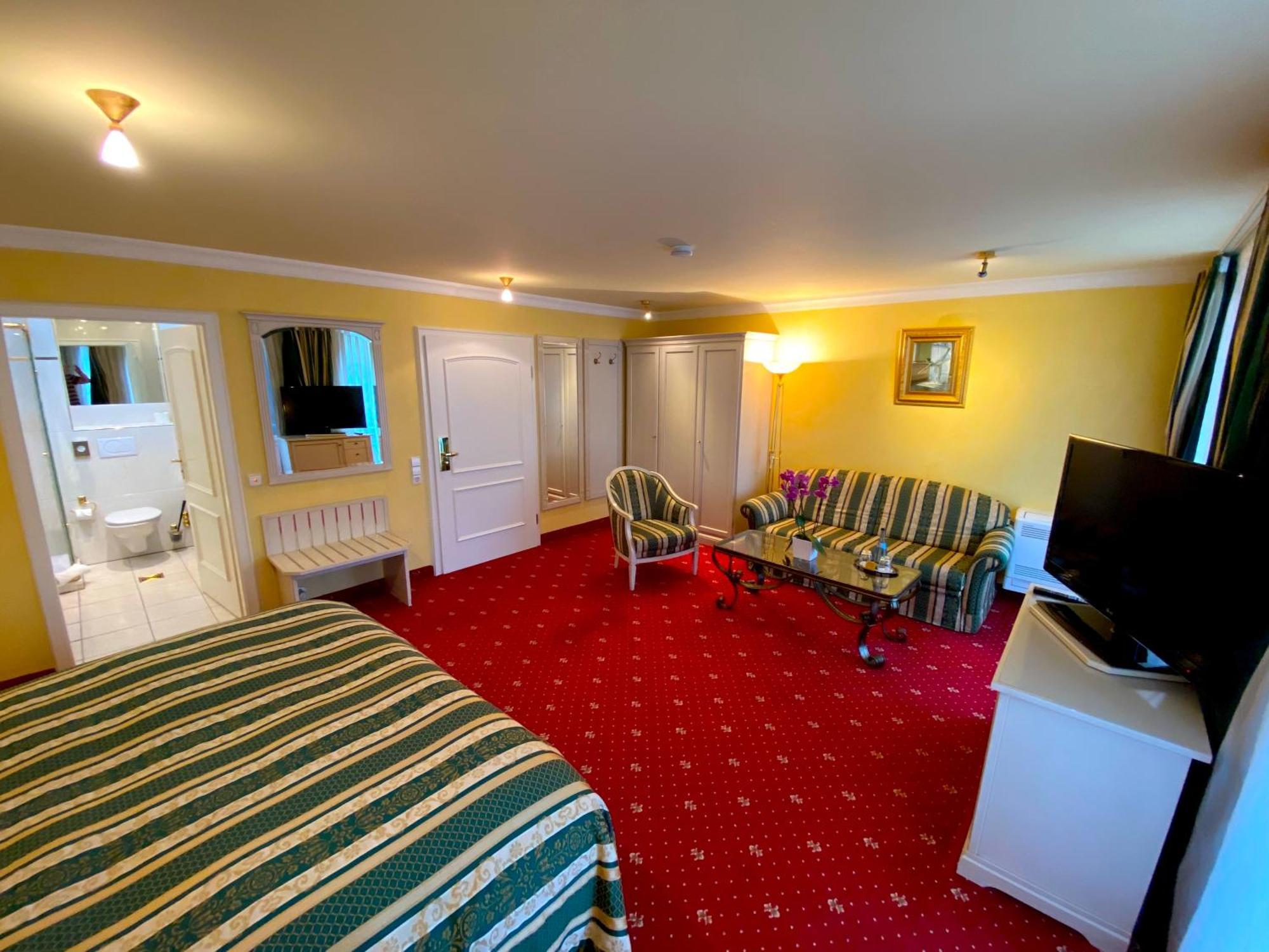 Hotel Zur Weinsteige 4*