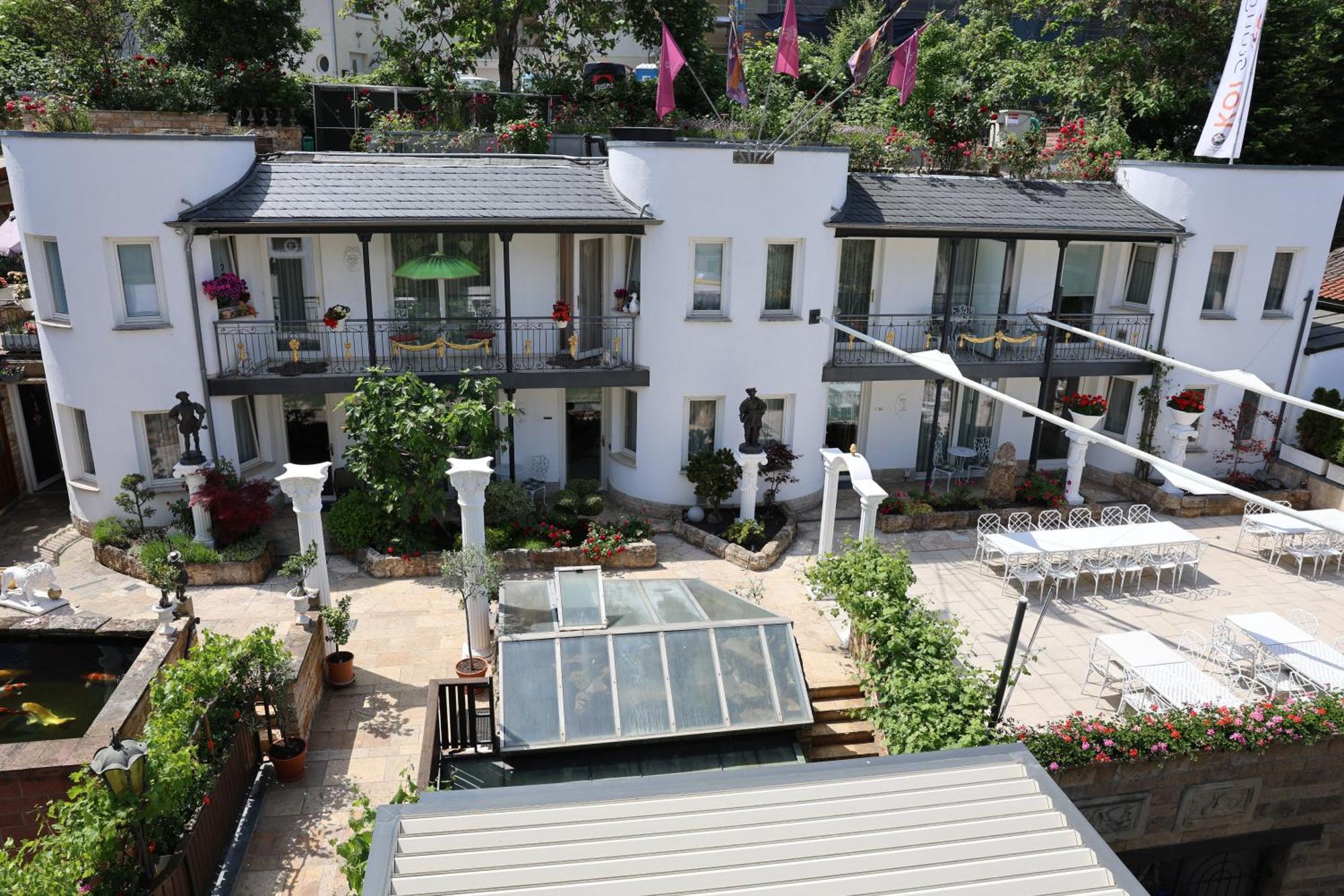 Zur Weinsteige Hotel